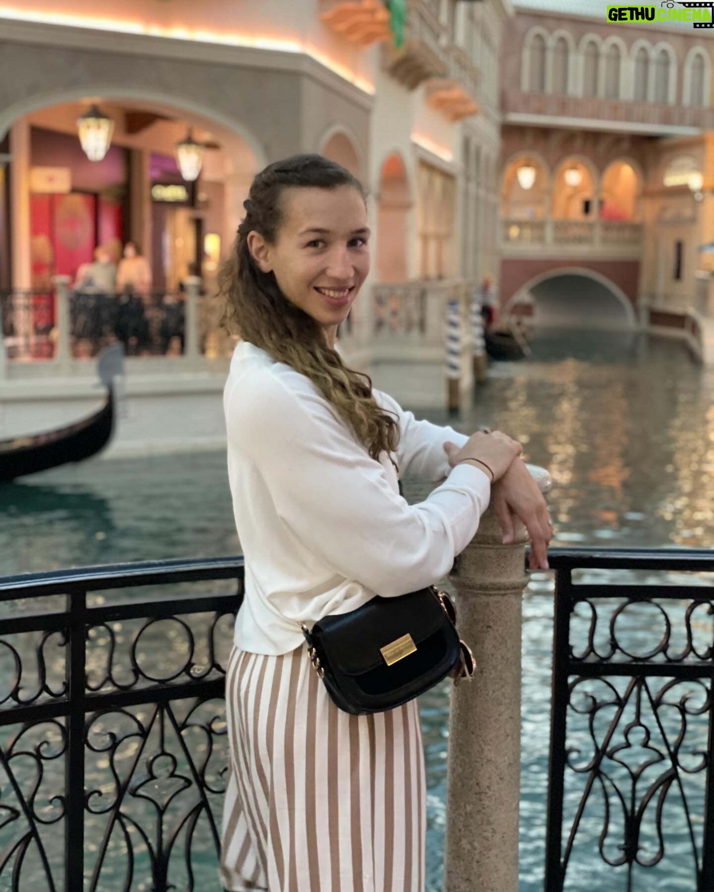 Mandy Böhm - 3 Likes - Ich plane gerade meinen Urlaub 🧳 ✈️
Nach unseren Kämpfen in Mai und Juni, den ganzen Aufbau der Monster Academy. Bin ich echt Urlaubsreif 🤗
Wo geht es für euch dieses Jahr hin und habt ihr Geheim Tipps für mich am Start 🛫?