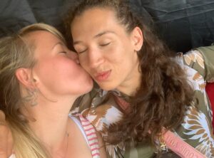 Mandy Böhm Instagram - Beste Freunde seid schon immer…
Markiert euren besten Buddy ☺️🎈
und schreibt was ihr mit Ihm / Ihr noch erleben wollt.
