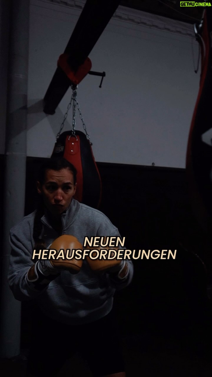 Mandy Böhm - 301 Likes - Das Monster verabschiedet sich aus dem Oktagon und begrüßt den Ring! 🌪️🥊
Mandy Böhm, die UFC-Größe, lässt die Käfigtüren hinter sich und betritt mit geballter Power die glanzvolle Welt des Boxrings!
Am 18.11.2023 wird die Classic Remise Düsseldorf zur Bühne dieses epischen Wechsels. Notiert euch das Datum, wenn das Monster mit furchterregender Stärke und einem Schuss Eleganz das Boxen neu definiert. Seid bereit für die Ankunft einer neuen Legende! 💥👑
🎫 Tickets gibt es auf www.classic-boxing.de und den Livestream auf www.fight24.tv 📺
VIDEO BY @increazed.agency
#MonsterMoves #MMA #ufc #BoxingDebut #Profiboxen #boxen