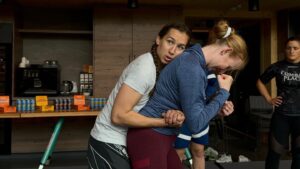 Mandy Böhm Instagram - "Schritt für Schritt zum perfekten BACKTAKE im Rahmen des Women's Empowerment Camps! 💪🤼‍♀️ Hier lernen Frauen, durch Kampfsport mehr Selbstbewusstsein aufzubauen. #GrapplingSkills #Rückengriff #WomenEmpowerment"