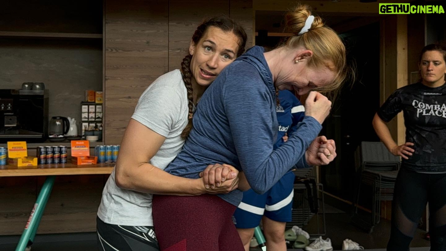 Mandy Böhm - 241 Likes - "Schritt für Schritt zum perfekten BACKTAKE im Rahmen des Women's Empowerment Camps! 💪🤼♀️ Hier lernen Frauen, durch Kampfsport mehr Selbstbewusstsein aufzubauen. #GrapplingSkills #Rückengriff #WomenEmpowerment"