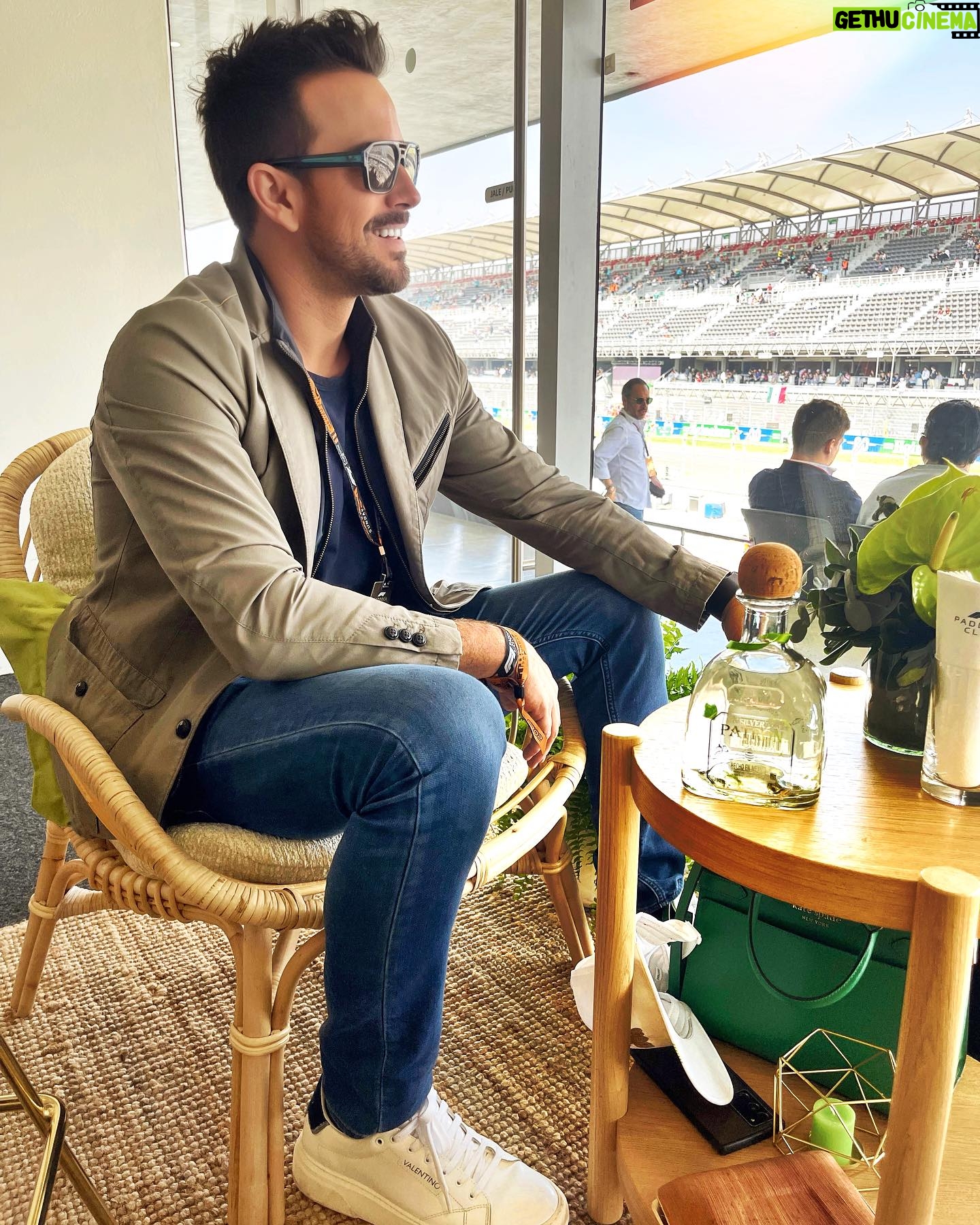 Mané de la Parra - 5K Likes - Domingo de risas hermanos y margaritas !! #f1 🇲🇽 #PatronxCheco @tequilapatronmexico