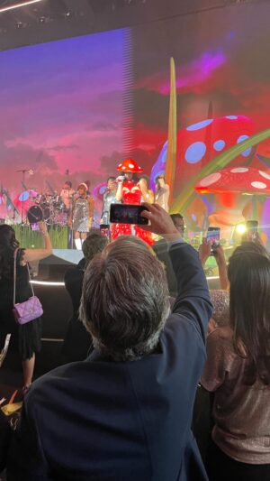 Mané de la Parra Instagram - @katyperry @soywendyguevaraoficial @nicolaporcella12 @angeliqueboyer @sebastianrulli #televisaunivision