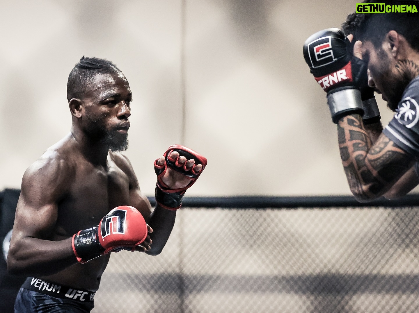 Manel Kape - 3.8K Likes - July 27 Manchester UFC 304 📍
I’m gonna put him to sleep badly !!!
#markmywords
🎥 : @cloud_city_vista