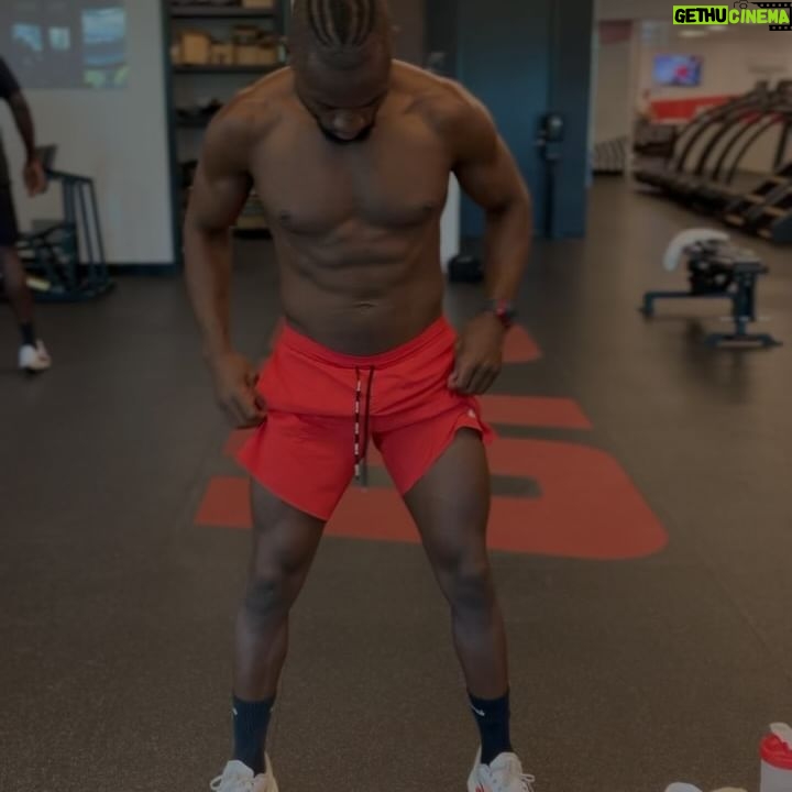 Manel Kape - 3 Likes - Almost time 🦍.