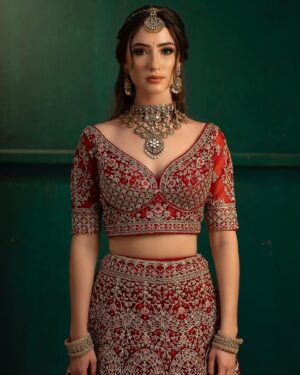 Manisa Tait Instagram - Makeup @kowshi_mua 
Photographer @vino_francis_roy 
Dress @rekha_rental 
Jewellery @vivahbridalcollections