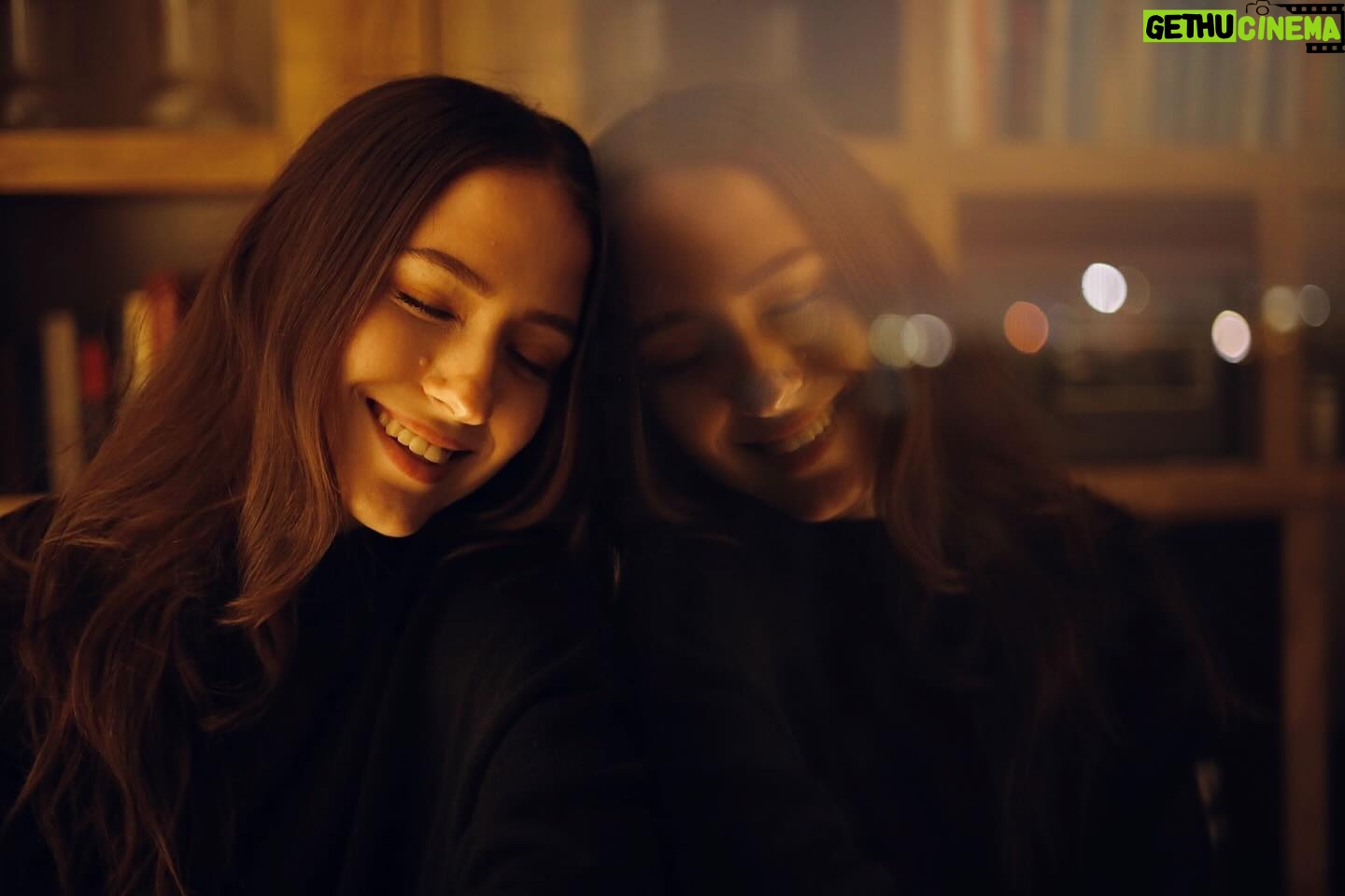 Manisa Tait - 368 Likes - 𝘍𝘪𝘯𝘢𝘭 𝘣𝘳𝘶𝘴𝘩𝘴𝘵𝘳𝘰𝘬𝘦𝘴 𝘰𝘧 𝘵𝘩𝘦 𝘥𝘢𝘺 🌅🎨
📸 @dante_boy_hashtagging