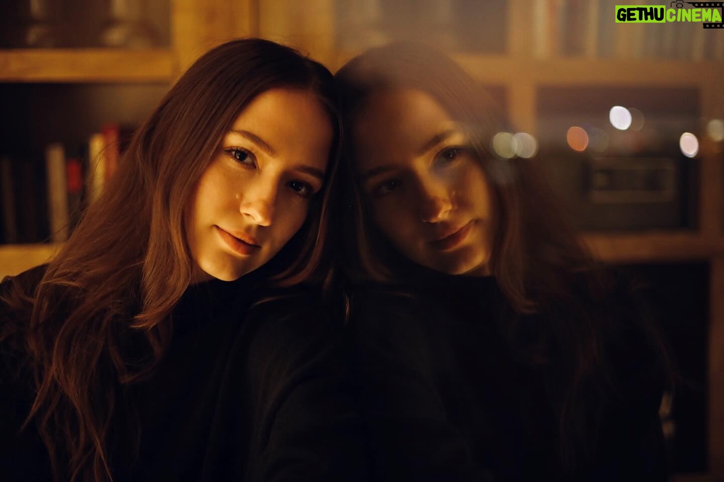 Manisa Tait - 368 Likes - 𝘍𝘪𝘯𝘢𝘭 𝘣𝘳𝘶𝘴𝘩𝘴𝘵𝘳𝘰𝘬𝘦𝘴 𝘰𝘧 𝘵𝘩𝘦 𝘥𝘢𝘺 🌅🎨
📸 @dante_boy_hashtagging
