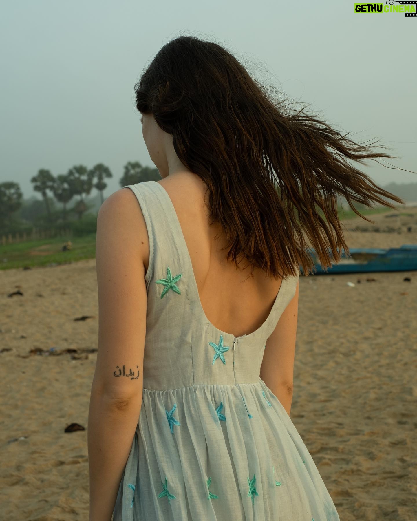Manisa Tait - 447 Likes - Sand by the sea @mynaah.in 🐚🌴🌊✨