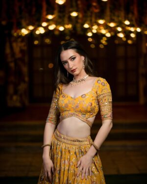 Manisa Tait Instagram - 💛🕊️💫

For @manithiclothing 
📸 @muraliphotographie 
Makeup @artistrybydanu 
Hair @sathya__makeupartistry 
Location @thesecretgardenshootingspot 
Special thanks to @sathya6040 @siva_rx