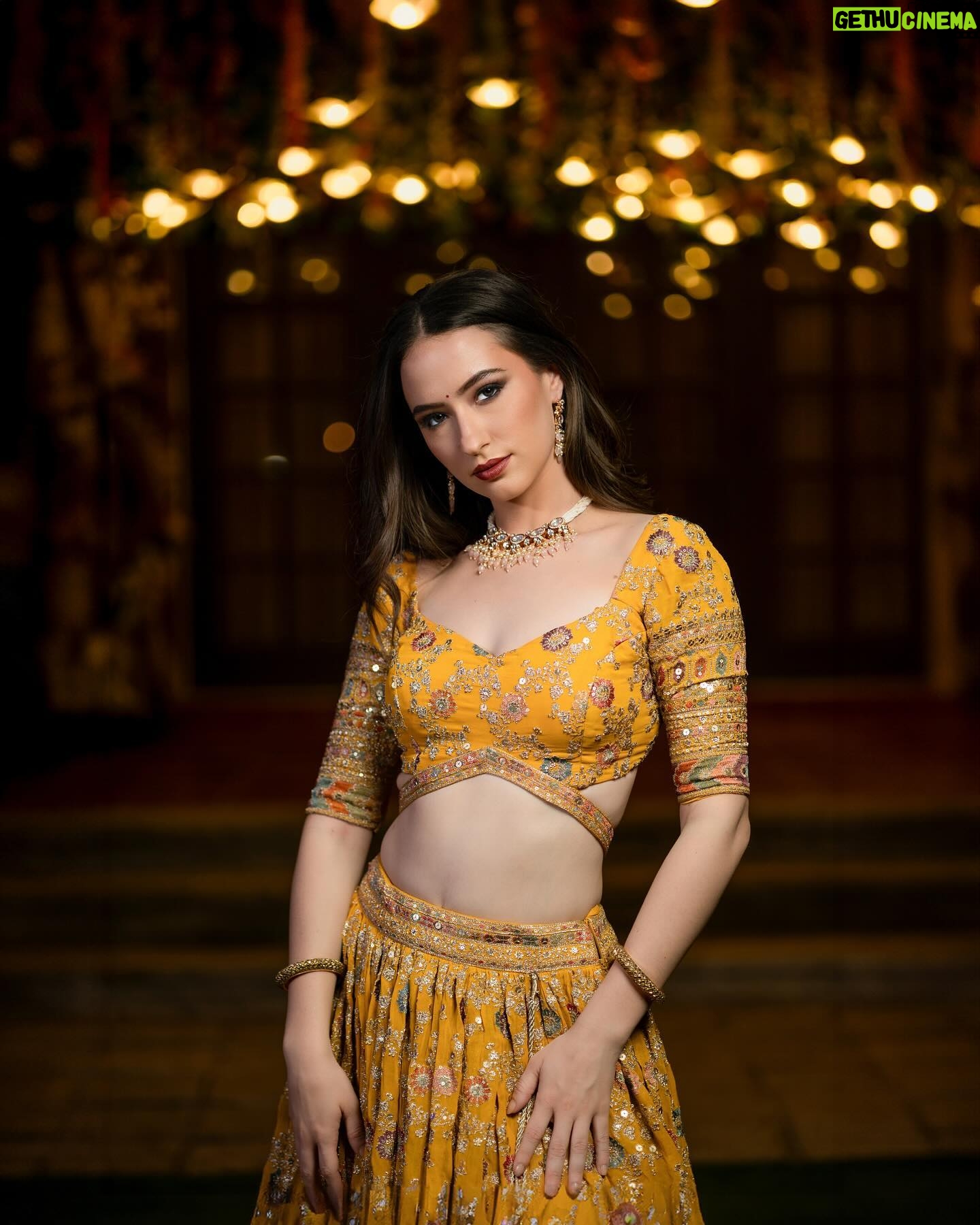 Manisa Tait - 463 Likes - 💛🕊️💫
For @manithiclothing
📸 @muraliphotographie
Makeup @artistrybydanu
Hair @sathya__makeupartistry
Location @thesecretgardenshootingspot
Special thanks to @sathya6040 @siva_rx