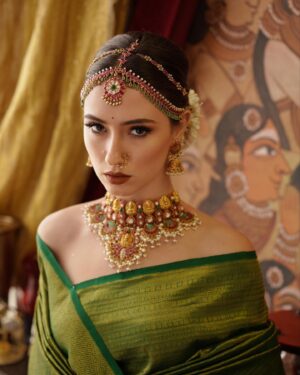 Manisa Tait Instagram - 💚🪴✨
Photographer @weddinghouseofaa 
Mua @keerthiz_makeover 
Hair @shalini_hairartist 
Saree @sundari_silks 
Jewellery @vivahbridalcollections 
Drape @sareedrapistchennai 
Style @hannah.glory
Studio @arangaa.space
Team @aesthetic_aasari @balaji_padmanaban
#fashionmodel #modeling #commercial #reels #insta #instagram #photography #weddingphotography #sareelove