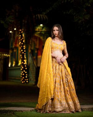 Manisa Tait Instagram - 💛🕊️💫

For @manithiclothing 
📸 @muraliphotographie 
Makeup @artistrybydanu 
Hair @sathya__makeupartistry 
Location @thesecretgardenshootingspot 
Special thanks to @sathya6040 @siva_rx