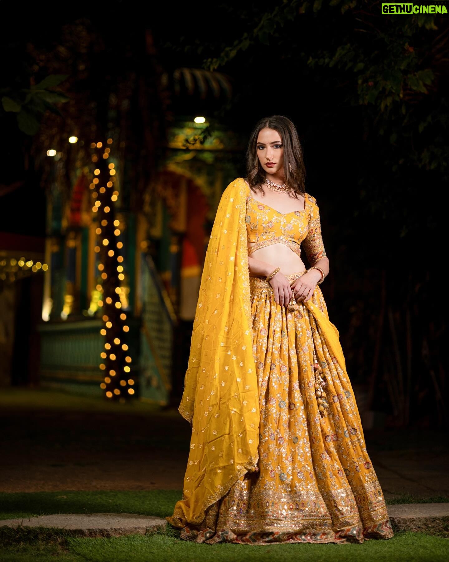 Manisa Tait - 463 Likes - 💛🕊️💫
For @manithiclothing
📸 @muraliphotographie
Makeup @artistrybydanu
Hair @sathya__makeupartistry
Location @thesecretgardenshootingspot
Special thanks to @sathya6040 @siva_rx