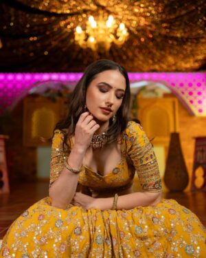 Manisa Tait Instagram - 💛🕊️💫

For @manithiclothing 
📸 @muraliphotographie 
Makeup @artistrybydanu 
Hair @sathya__makeupartistry 
Location @thesecretgardenshootingspot 
Special thanks to @sathya6040 @siva_rx