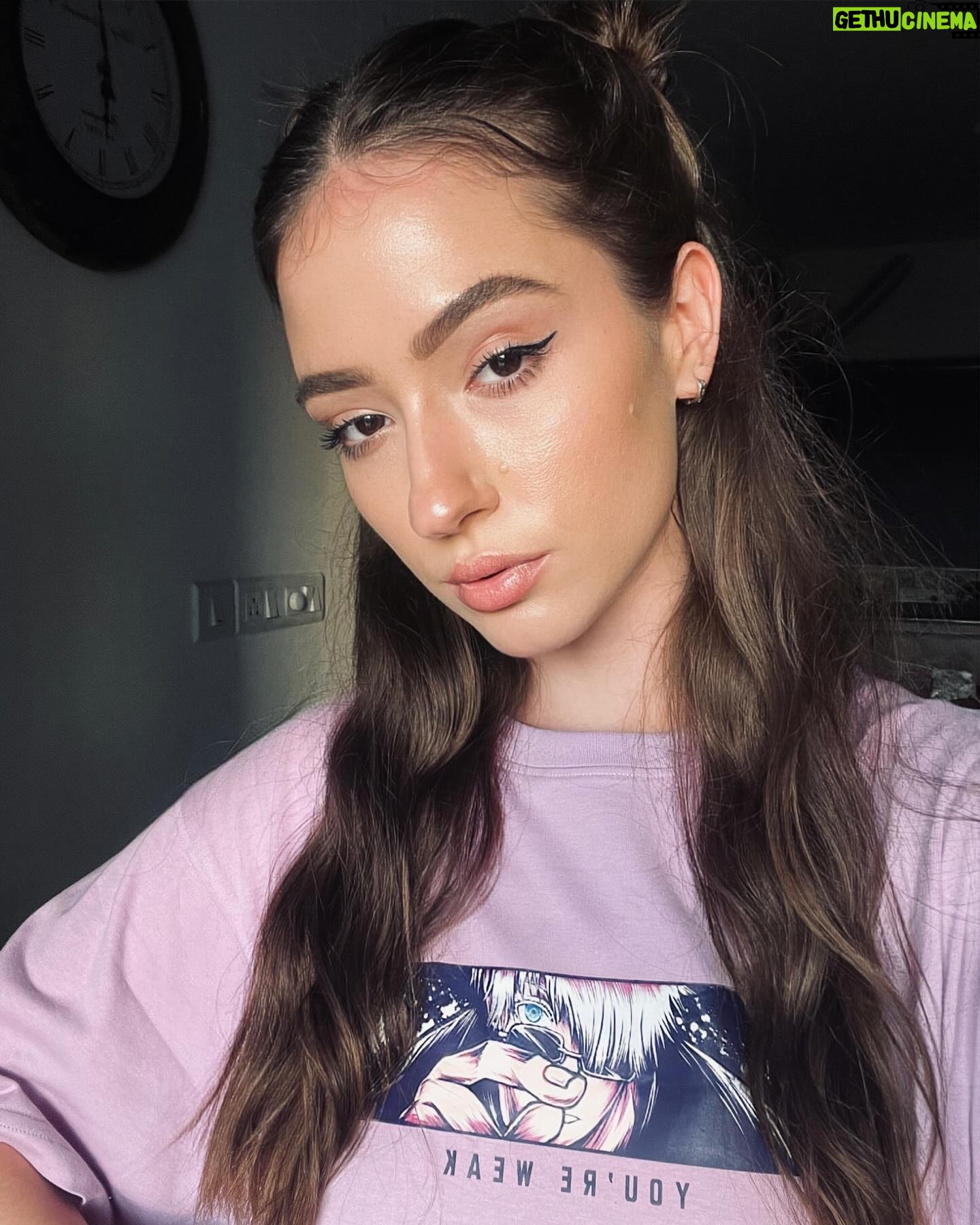 Manisa Tait - 430 Likes - Selfie dump ?