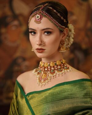 Manisa Tait Instagram - 💚🪴✨
Photographer @weddinghouseofaa 
Mua @keerthiz_makeover 
Hair @shalini_hairartist 
Saree @sundari_silks 
Jewellery @vivahbridalcollections 
Drape @sareedrapistchennai 
Style @hannah.glory
Studio @arangaa.space
Team @aesthetic_aasari @balaji_padmanaban
#fashionmodel #modeling #commercial #reels #insta #instagram #photography #weddingphotography #sareelove