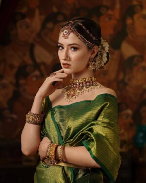 Manisa Tait Instagram - 💚🪴✨
Photographer @weddinghouseofaa 
Mua @keerthiz_makeover 
Hair @shalini_hairartist 
Saree @sundari_silks 
Jewellery @vivahbridalcollections 
Drape @sareedrapistchennai 
Style @hannah.glory
Studio @arangaa.space
Team @aesthetic_aasari @balaji_padmanaban
#fashionmodel #modeling #commercial #reels #insta #instagram #photography #weddingphotography #sareelove