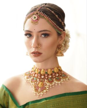 Manisa Tait Instagram - Only thing really worth chasing is a dream 🌠Photographer @weddinghouseofaa 
Mua @keerthiz_makeover 
Hair @shalini_hairartist 
Saree @sundari_silks 
Jewellery @vivahbridalcollections 
Drape @sareedrapistchennai 
Style @hannah.glory
Studio @arangaa.space
Team @aesthetic_aasari @balaji_padmanaban
#fashionmodel #modeling #commercial #reels #insta #instagram #photography #weddingphotography #sareelove