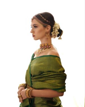 Manisa Tait Instagram - Only thing really worth chasing is a dream 🌠Photographer @weddinghouseofaa 
Mua @keerthiz_makeover 
Hair @shalini_hairartist 
Saree @sundari_silks 
Jewellery @vivahbridalcollections 
Drape @sareedrapistchennai 
Style @hannah.glory
Studio @arangaa.space
Team @aesthetic_aasari @balaji_padmanaban
#fashionmodel #modeling #commercial #reels #insta #instagram #photography #weddingphotography #sareelove