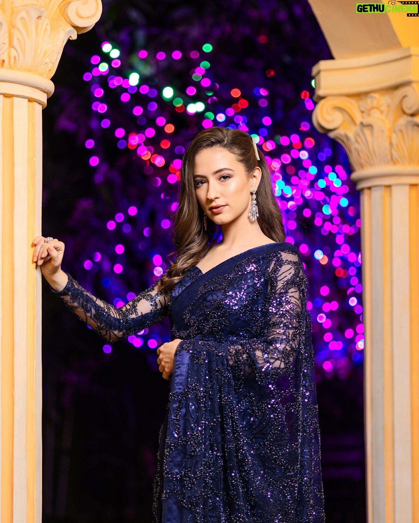 Manisa Tait - 513 Likes - 🦚
Shot & edited by: @muraliphotographie
For: @manithiclothing
Makeup by: @artistrybydanu
Hair: @sathyamakeupartistry_
Special thanks to: @siva_rx @sathya6040