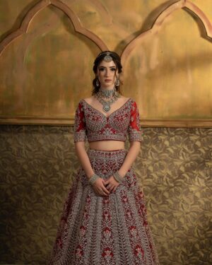 Manisa Tait Instagram - Makeup @kowshi_mua 
Photographer @vino_francis_roy 
Dress @rekha_rental 
Jewellery @vivahbridalcollections