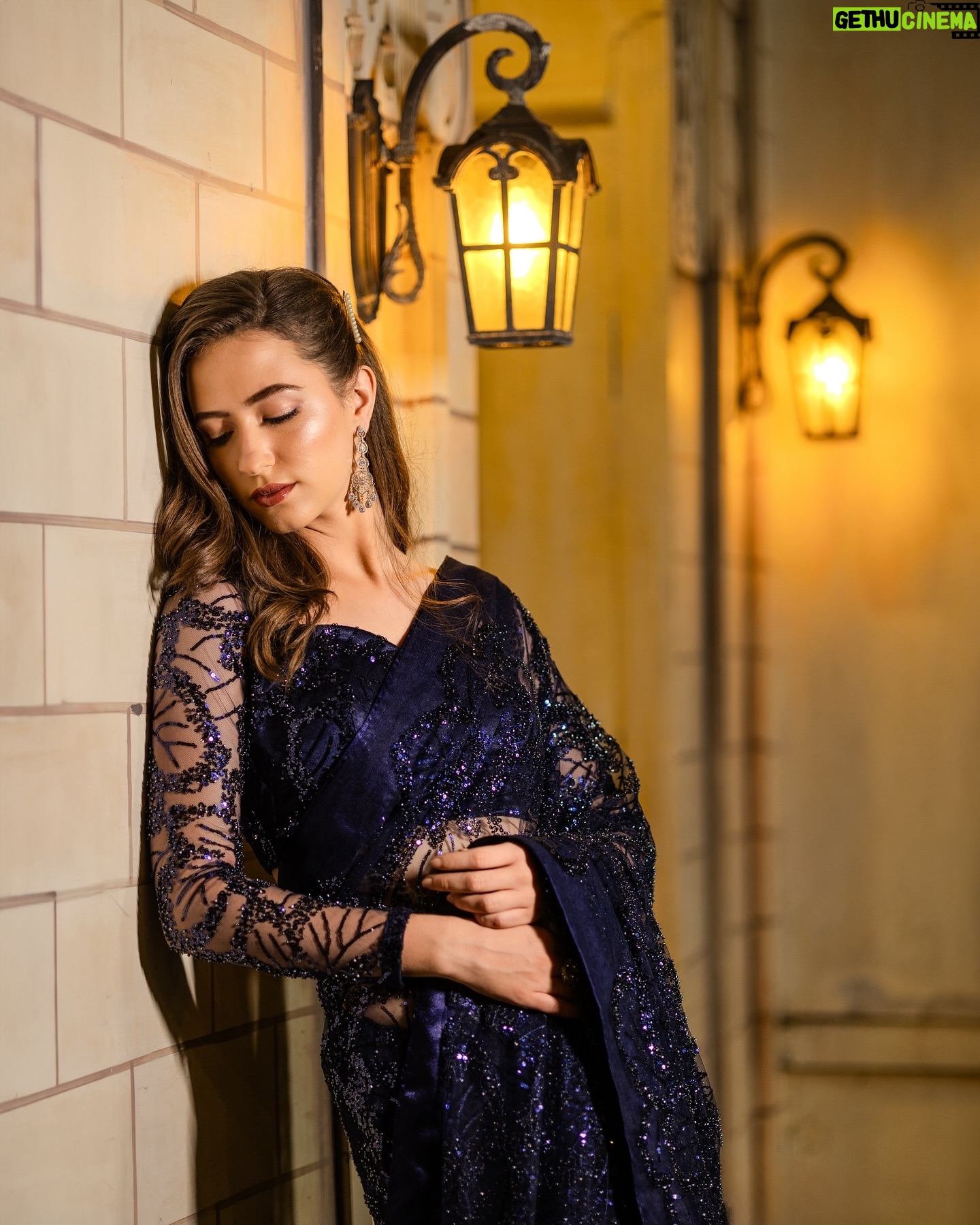 Manisa Tait - 513 Likes - 🦚
Shot & edited by: @muraliphotographie
For: @manithiclothing
Makeup by: @artistrybydanu
Hair: @sathyamakeupartistry_
Special thanks to: @siva_rx @sathya6040