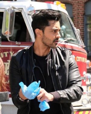 Manish Dayal Instagram - What happens when #TheResident & #911onFox have a baby...? 😳🔥🚒🚑

Find out tonight at 8/7c on FOX
@theresidentonfox 
📸 @guydalema