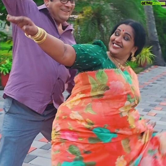 Manju Pathrose - 8.7K Likes - Break time funzzz 😄😅
🎥-@sidharth_prabhu