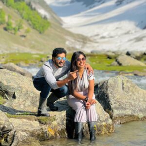 Manjula Paritala Instagram - Love uuuu today,tomorrow & forever 💓 @paritala_manjula_official #vacation #kashmir #sonamarg details of the travel in YT video releasing today.