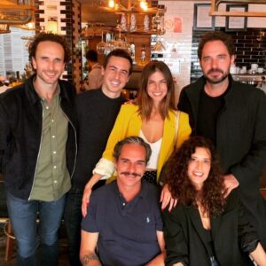 Manolo Cardona Instagram - Its a Wrap! 

Gracias bellezas del corazón por este viaje tan maravillosooooo @unlunar @daltonyco @angiecepeda 👏🏼❤️🥂

Felicidades a tod@s en el equipo de @1111films por otra producción impecable en todas las áreas.

Gracias @juanchocardonam @luisenrique.carrion @xs_cine @maryzubi @julyecuartas y todo el maravilloso equipo creativo detrás de cámara que hizo posible esta película!

Esperenla pronto por @vixplus