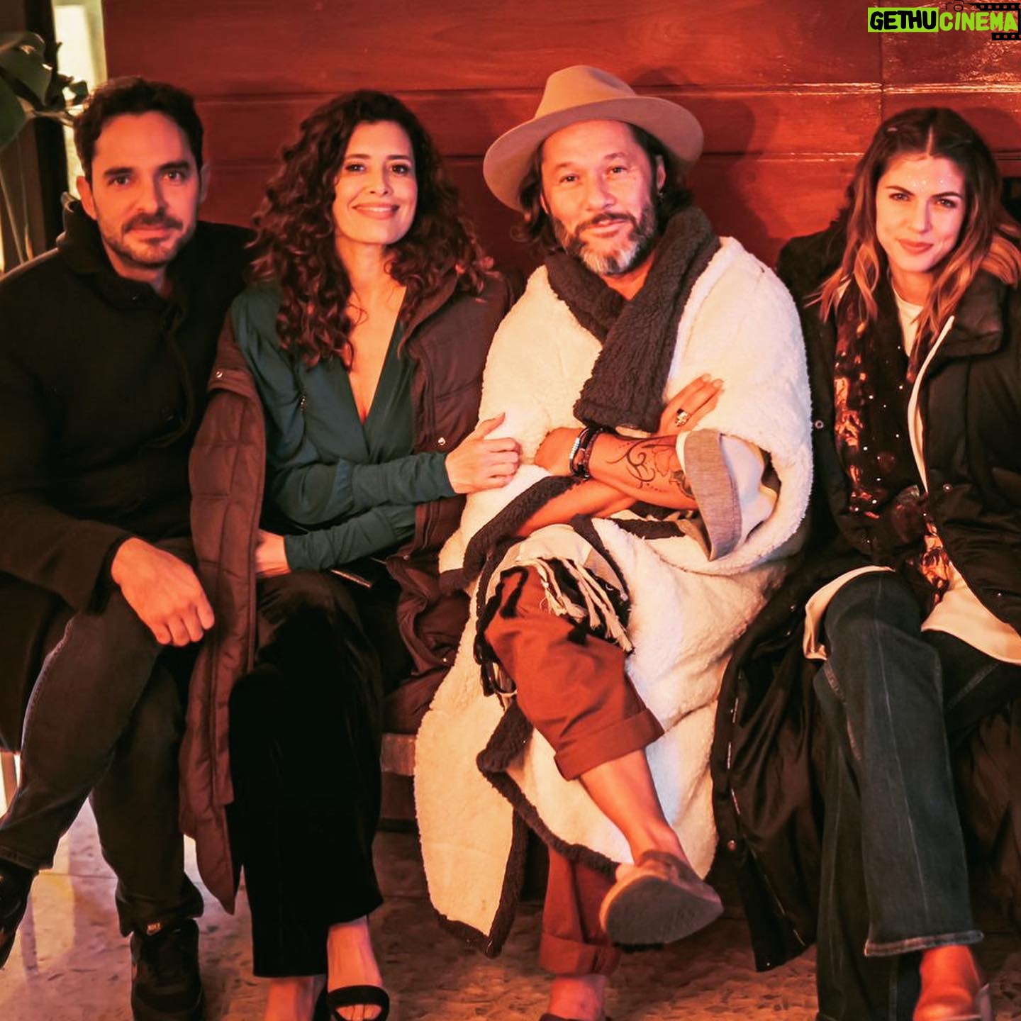 Manolo Cardona - 14.7K Likes - Its a Wrap!
Gracias bellezas del corazón por este viaje tan maravillosooooo @unlunar @daltonyco @angiecepeda šš¼ā¤ļøš„
Felicidades a tod@s en el equipo de @1111films por otra producción impecable en todas las Ôreas.
Gracias @juanchocardonam @luisenrique.carrion @xs_cine @maryzubi @julyecuartas y todo el maravilloso equipo creativo detrĆ”s de cĆ”mara que hizo posible esta pelĆcula!
Esperenla pronto por @vixplus