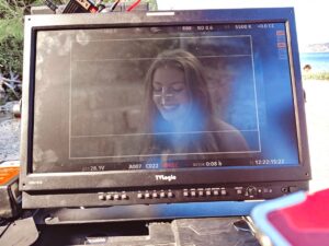 Manon Schraen Instagram - Elle, c’est Mélanie. 🎥

Ps : Coucou les traces de doigts 🤗

#tournage#memories#comedienne#set#onset#antibes#courtmetrage#actrice#backstage#book#role#cm