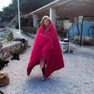 Manon Schraen Instagram - Ce que l’équipe voit VS ce que vous voyez 🎬🐙

#tournage#comedienne#backstage#actrice#hmc#enversdudecor#antibes#pictureoftheday#goodvibes#role#onset#set