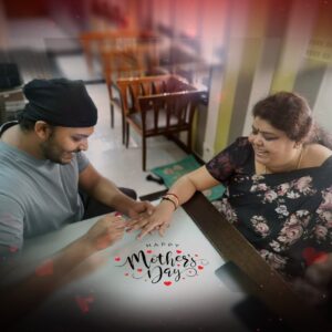 Manoranjan Ravichandran Instagram - Forever Grateful for such moments, Forever Grateful for being such a wonderful person who keeps the whole family bonded! I love you ❤️ #HappyMothersDay 

#Mothers #MothersDay #Mothersday2021 #Amma #MothersLove #Mom #LoveMom