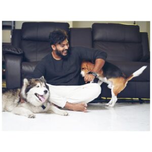 Manoranjan Ravichandran Instagram - Meet my two best friends - Foxy and oscar 

#pets #pet #dogs #petchat #petsofinstagram #dog #cats #dogsofinstagram #animals #cute #petstagram #love#puppy #doglover #dogstagram #instadog #animal #doglovers #dogoftheday #petlovers #doglife #puppylove 
#star #kannadaactor 
#mano #legacy #1111