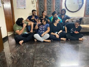 Manoranjan Ravichandran Instagram - Cousins ❤️ @vikramravichandran_ @rgeet18 @ayshu_555 @harsharajendran_16 @avrkiran982019 @akisparks36