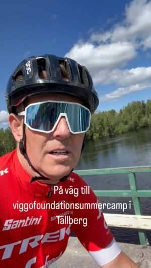 Måns Möller Instagram - Korsar Dalälven @treksverige
