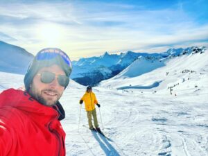Måns Zelmerlöw Instagram - What a week! We went to a place no one had heard of (and that no one can pronounce), built an igloo, got lost in the slopes, didn’t swim in mountain rivers, towed the car to Geneva and back, stayed in the most beautiful chalet, had all the wine and the best start to 2024 possible! Loved every second (apart from the flat tire)!