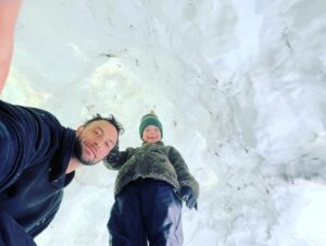 Måns Zelmerlöw Instagram - What a week! We went to a place no one had heard of (and that no one can pronounce), built an igloo, got lost in the slopes, didn’t swim in mountain rivers, towed the car to Geneva and back, stayed in the most beautiful chalet, had all the wine and the best start to 2024 possible! Loved every second (apart from the flat tire)!