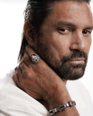 Manu Bennett Instagram - @artmemagazine