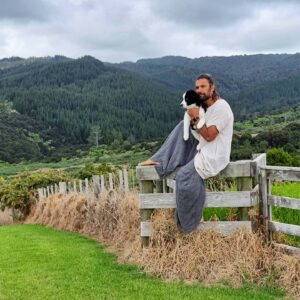 Manu Bennett Instagram - Oli & I

@kourawheromountainlodge