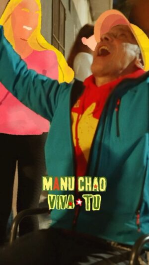 Manu Chao Instagram - Alegría compartir con tod@s VIVA TU, una celebración del otro ! , dedicada a l@s vecin@s de mi barrio y de todos los barrios del mundo! a los #anonimosunidos !!! NO ESTAMOS SOLOS!!! #VivaTu @pupacongo @luckysalvadori @chalart58 #sorayaGG @mauritoslap 

🎥 @wander.black @h5paris
