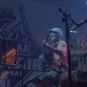 Manu Chao Instagram - #ManuChao #Sofia #cathafirerecordstore #stroeja #hizhakompozitorite 
@luckysalvadori @miguel_rumbao 
Video: @wander.black