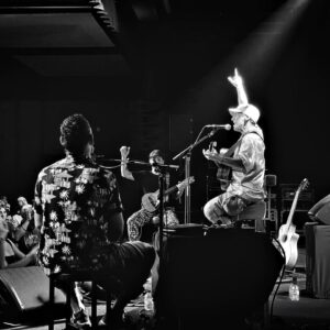 Manu Chao Instagram - #ManuChao #SalaJava #Anderlecht #AntiTapas #ViaLactea @miguel_rumbao @luckysalvadori Images:  Nina Closon.