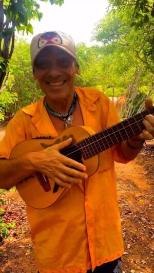 Manu Chao Instagram - ¿ Como que no ? 🌞
#manuchao #elprincipe #comoqueno #cover