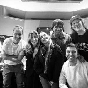 Manu Guix Instagram - Hoy a salido #SinMi, el primer single de @danielablasco, compuesto y producido por @felixjoan y que hemos acabado de dar forma en @medusaestudio mi bro @rogerrodes y yo. Hoy arranca esta aventura de la mano de @afmusictalents, @andreamaspeidro y @creamusicbcn. Esto es sólo el principio. Se viene. #DB