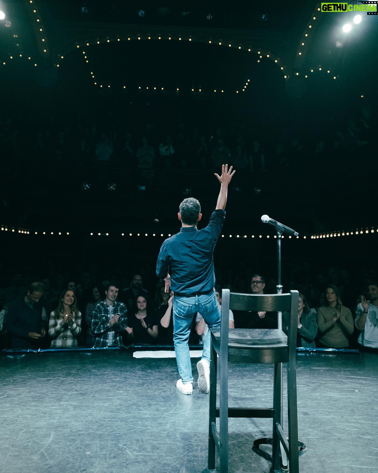 Manu Payet - 3.1K Likes - 34 dates à guichets fermés au @theatredeloeuvre, merci ! 🙏🏻
Hâte de vous rencontrer sur la tournée d’#Emmanuel2