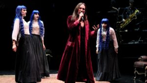 Manuel Agnelli Instagram - Alcune foto di scena di #Lazarus. Dopo il debutto a Cesena, ora sarà in tournée in alcuni dei principali teatri italiani.
"Lazarus" è un'opera rock intima e profonda, due ore di messa in scena del "regalo di addio di David Bowie al mondo". 
È un onore, per me, far parte di questo progetto guidato da un regista come Valter Malosti e a fianco di un cast di professionisti straordinari. Ed è emozionante vedere con quanto entusiasmo "Lazarus" sia stato accolto da chi ha già riempito i teatri, in prevendita.
Il Teatro ha il potere di custodire, offrire punti di vista alternativi, talvolta di ribaltarli e dare voce alla contemporaneità. "Lazarus" contiene tutto questo ed è stato scritto perché tutti potessero fruirne.
Vi aspettiamo.

@emiliaromagnateatro 
@valtermalosti 
@casadilego 
@lucentimichela @ballettocivile 
@dariobat
@attiliocaffarena 
@mauriziocamilli 
@noemi_grasso01 
@_maria.lombardo 
@giulialunamazzarino 
@camelots 
@isaccoventurini 
@agnusdeilaura 
@dariobat 
@ramonmoro_darkram 
@amedeoperri 
@giacomo.rossetti_rost 
@stefanopiliaviviani 
@paolo_spaccamonti 
@gupalcaro 
@gggluca 
@cesareaccetta 
@l.brinchi 
@danielespano 
@marcoangelilli 
@defranceschi1955 
@andreamariocauduro 
@theuforider
@jacoposquizzato 
@teatrostabile_torino 
@teatrodinapoli 
@teatrodiroma 
@luganolac