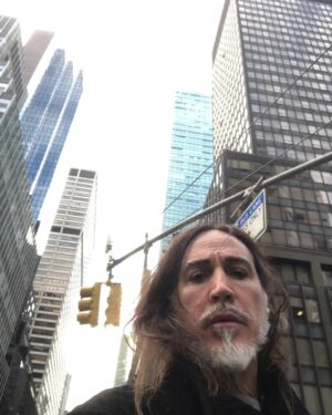 Manuel Agnelli Instagram - Riders on the storm
@cultartist 

#twogentlemen #jacksonheights #queens #newyork